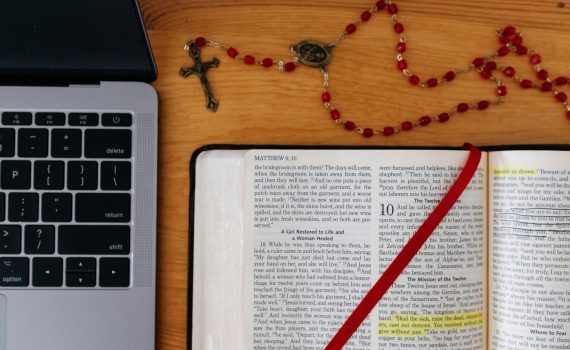 grant-whitty-YgIqwByR_aM-unsplash